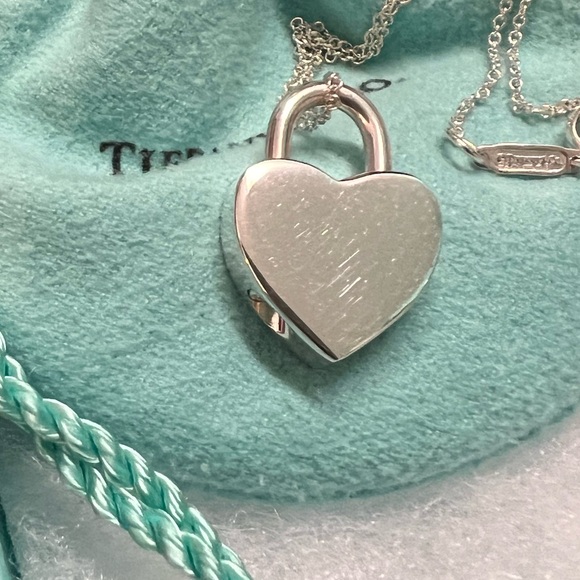 🌸🌸 Authentic Tiffany & Co. Heart Lock Pendant - Picture 10 of 11